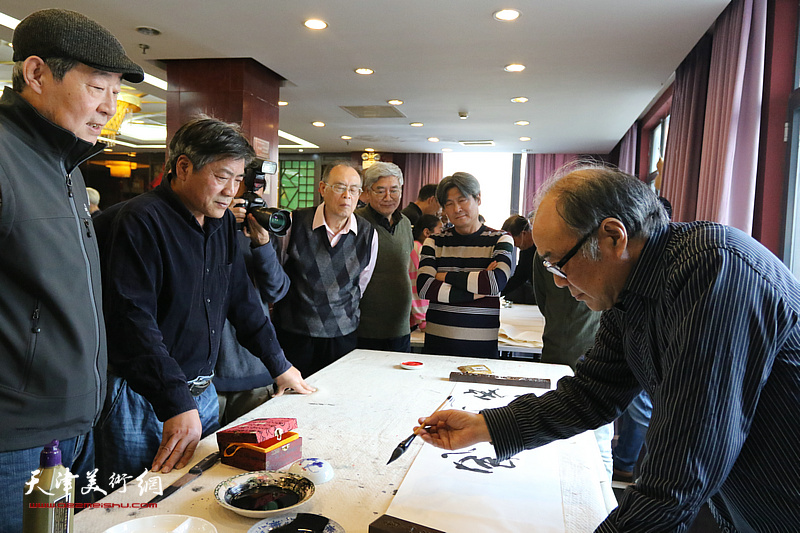巨龙画院新春团拜活动在江泽福轩大饭店举行