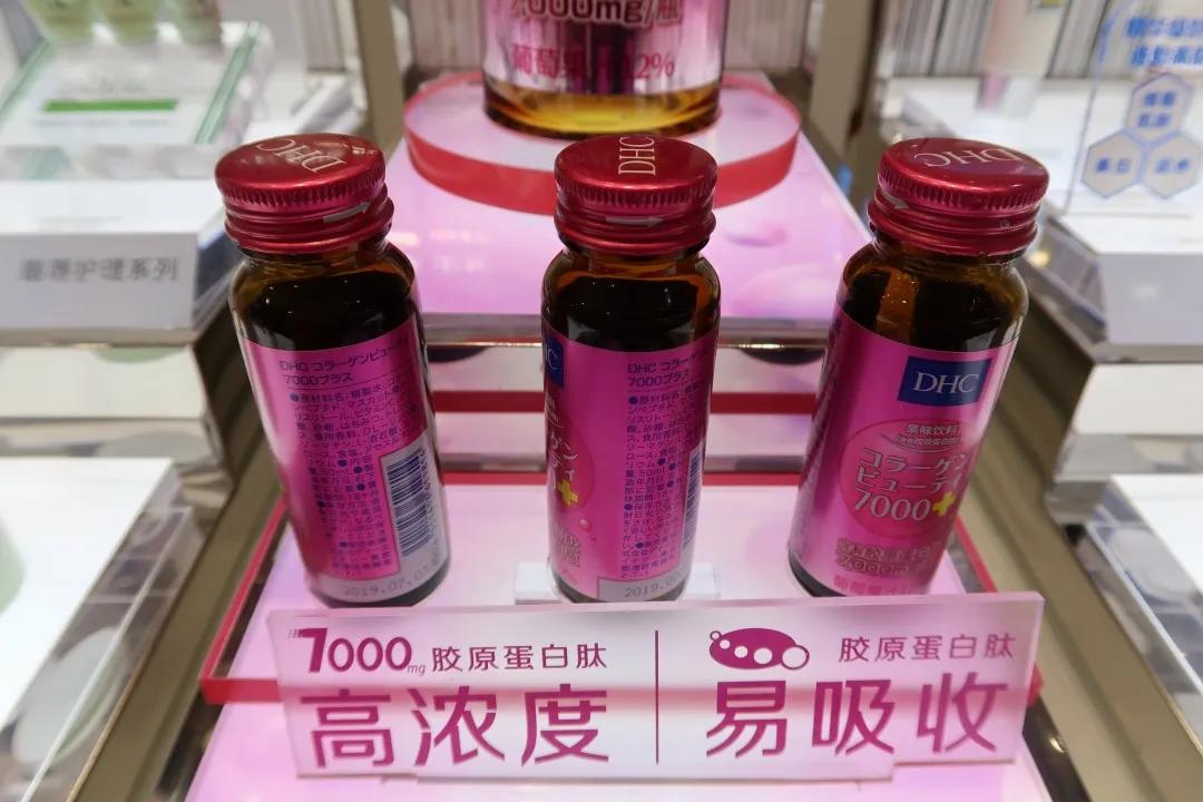 冬日劲爆献礼，引燃圣诞狂欢！利群集团城阳购物广场推出圣诞钜惠活动，精彩势不可挡