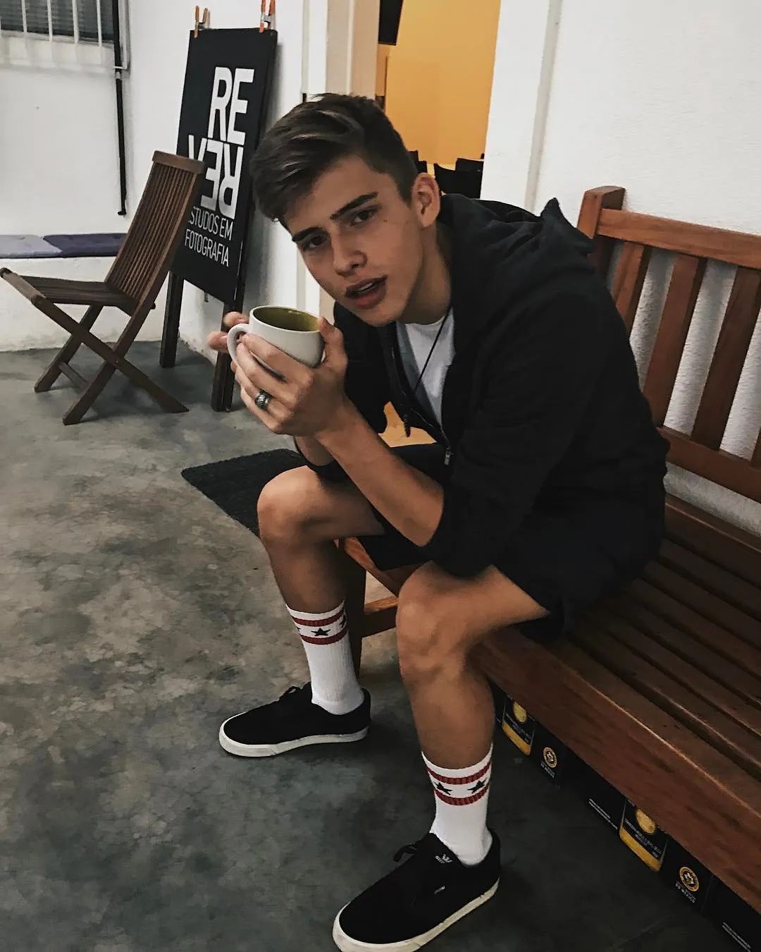 巴西小伙年轻时视频,巴西小男孩帅气