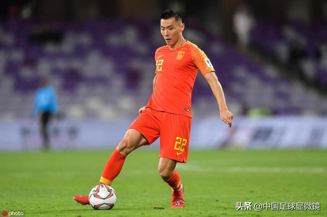 门槛低的足球推荐,于大宝怎么现在开始踢后卫了
