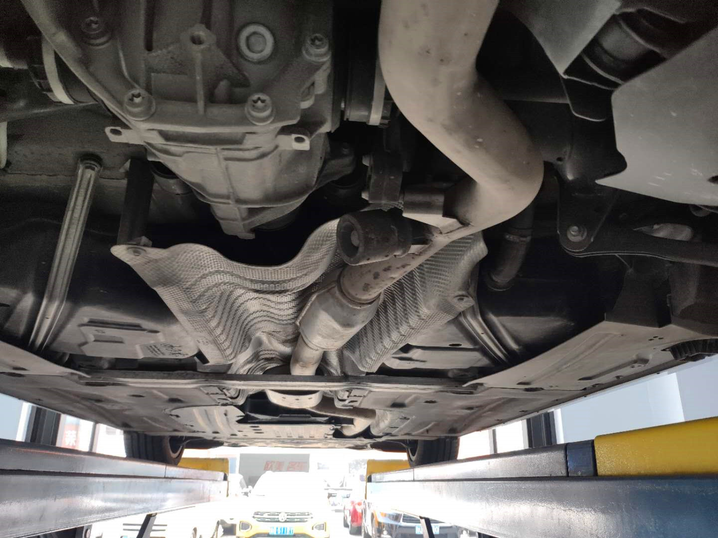 宝马325li曜夜版有排气声浪吗,20款宝马325li曜夜运动原厂排气