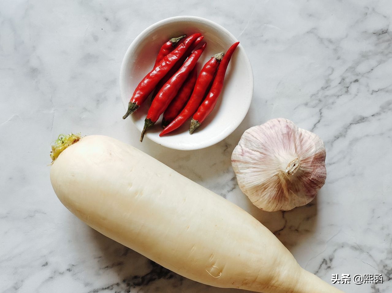 腌萝卜片用盐吗,腌萝卜片用陈醋行不行