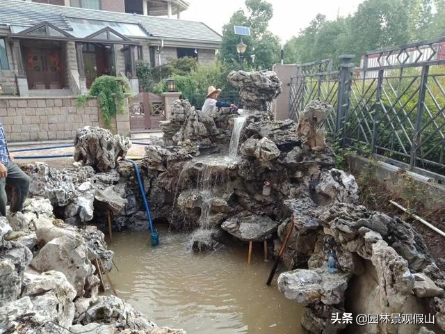 庭院小型假山鱼池造价多少钱建好,私家庭院鱼池假山设计制作方法