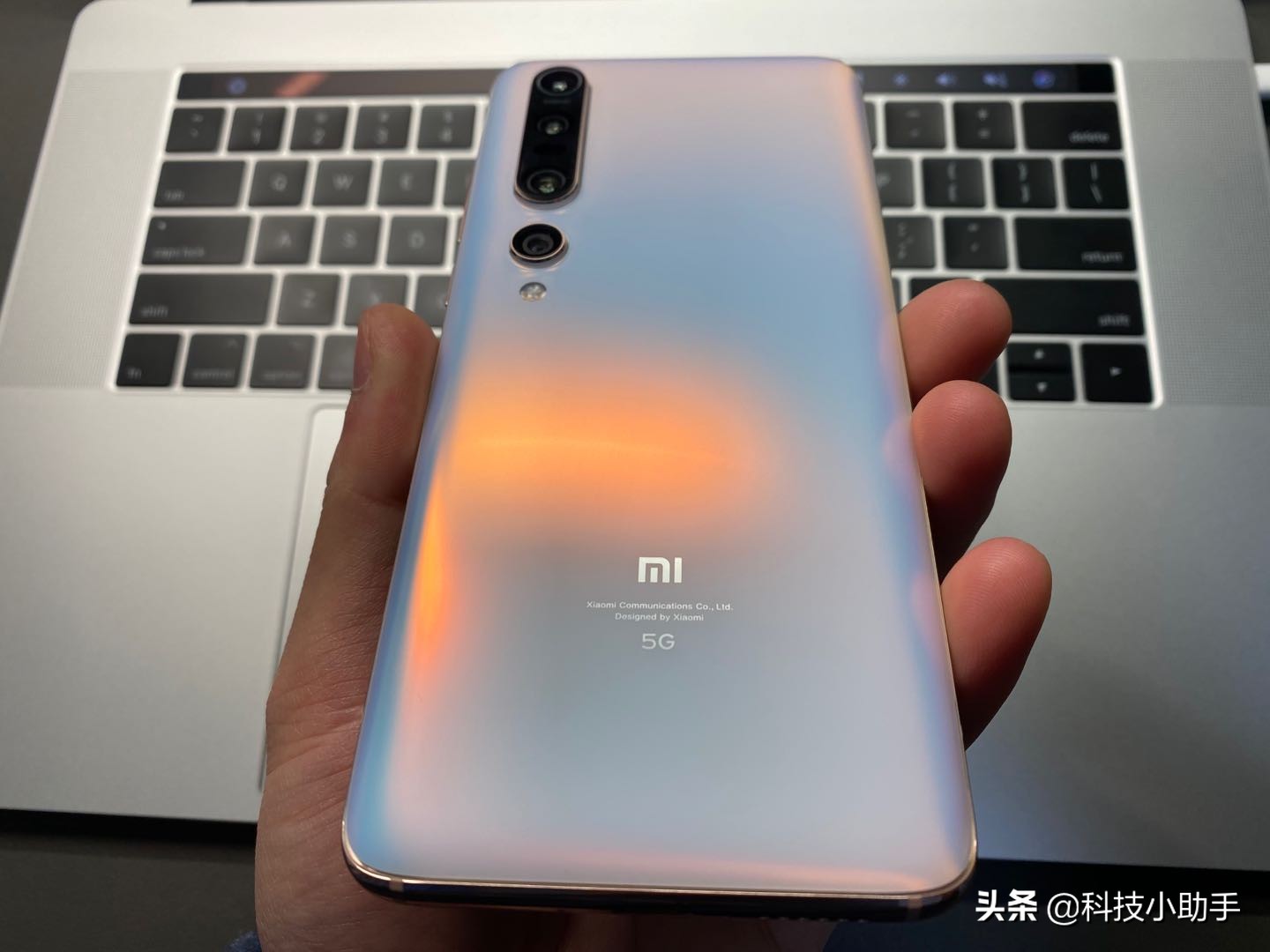 ag磨砂玻璃和素皮哪个好,oppo的ag磨砂玻璃为啥感觉像塑料