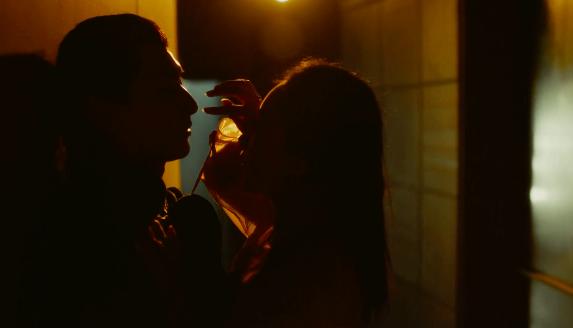 她这个尺度好羞耻啊