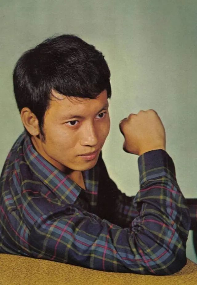 亦舒人生经历,亦舒小说玫瑰的故事2