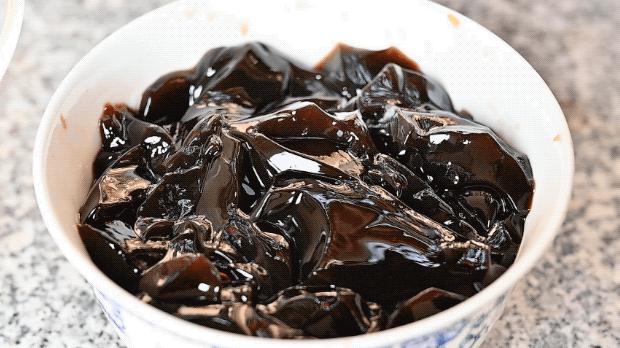 奶奶做豆沙糕视频,奶奶做巧克力奶茶