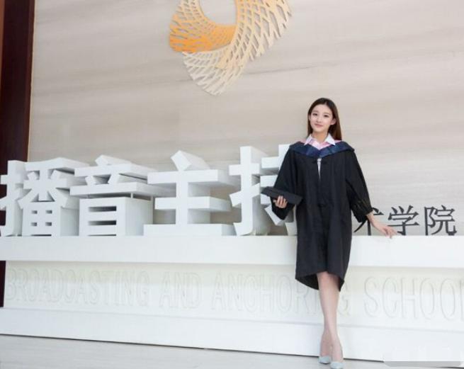 央视美女马凡舒资料,央视第一美人马凡舒工作照