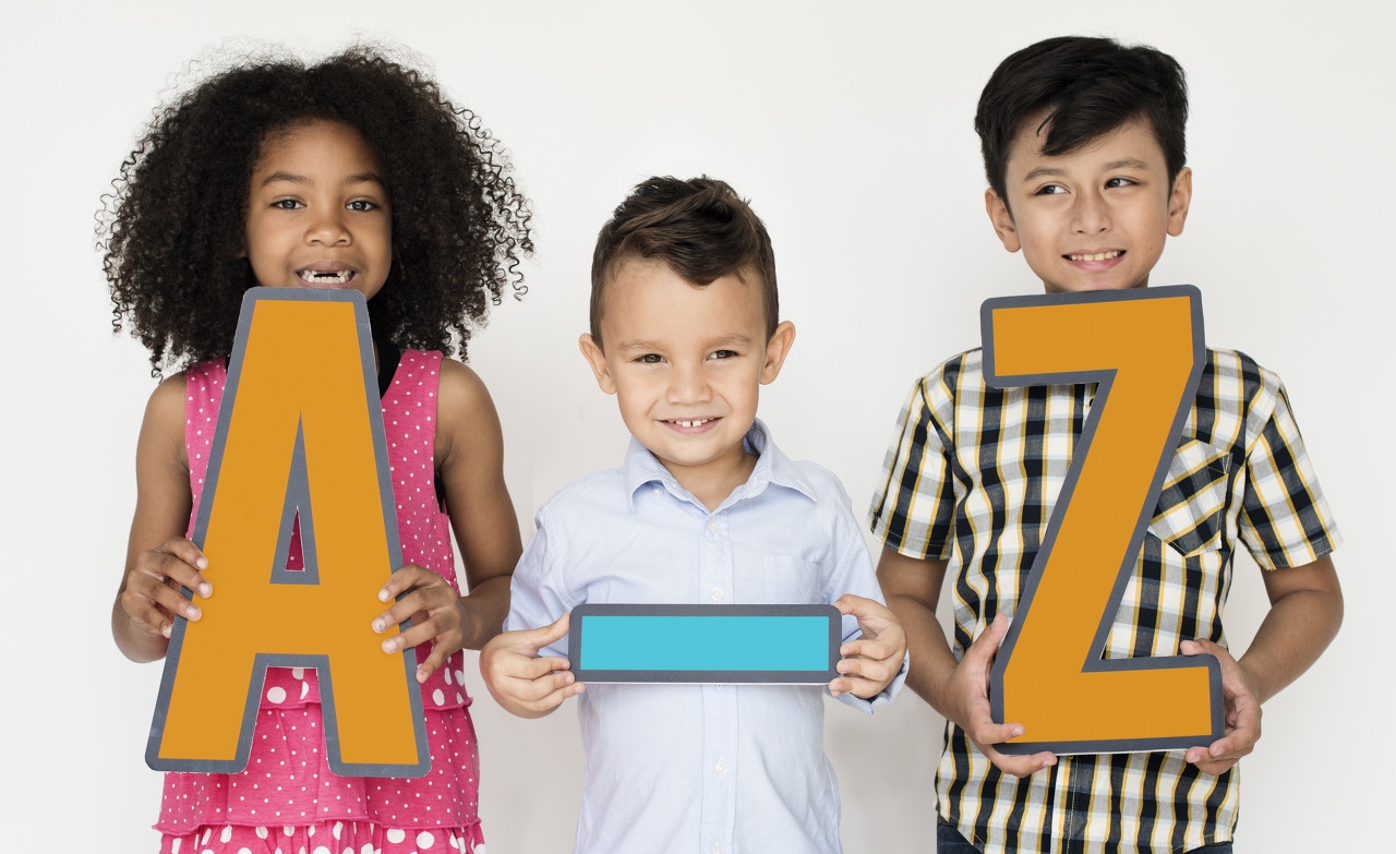 怎么有趣的让孩子学英语,怎么让孩子和外国孩子交流学英语