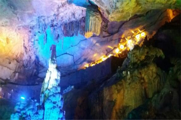 嘉鱼山湖温泉度假村泡多久,嘉鱼山湖温泉纯泡澡多少钱