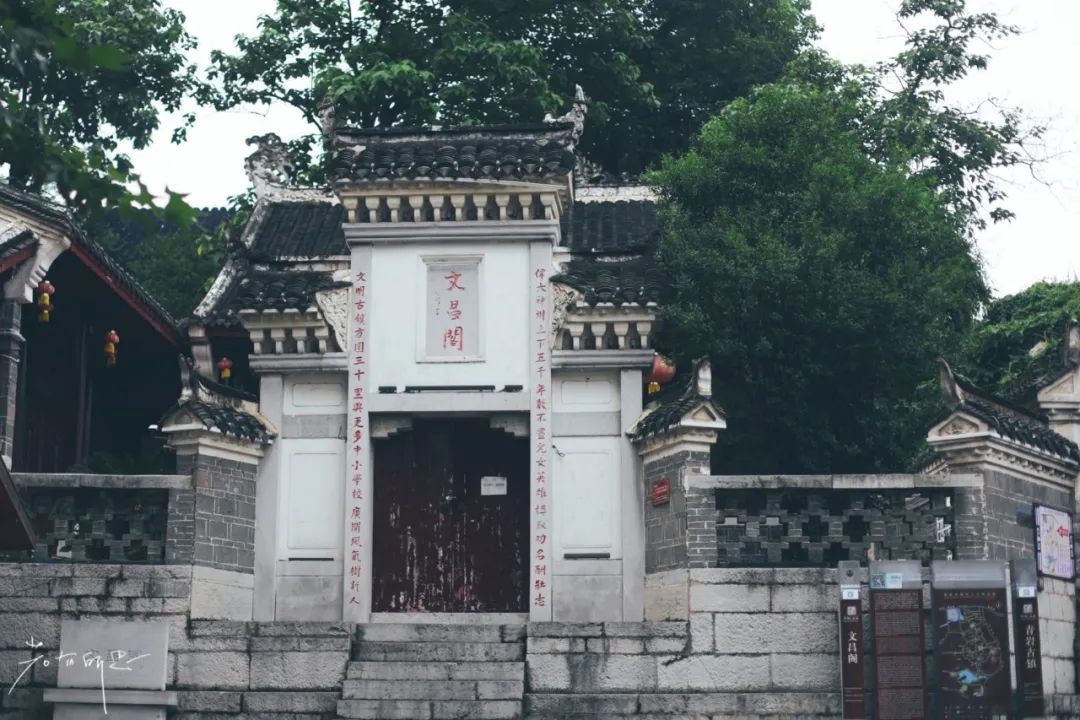 贵阳古镇卤猪蹄,去青岩古镇必吃哪家猪蹄