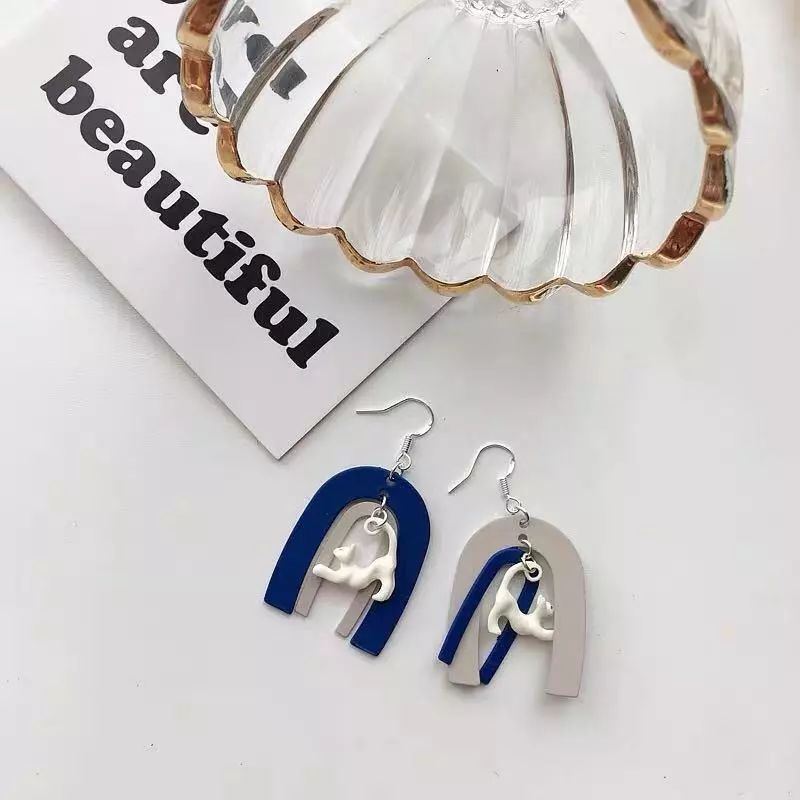 耳饰别致不对称,耳饰可爱黑白