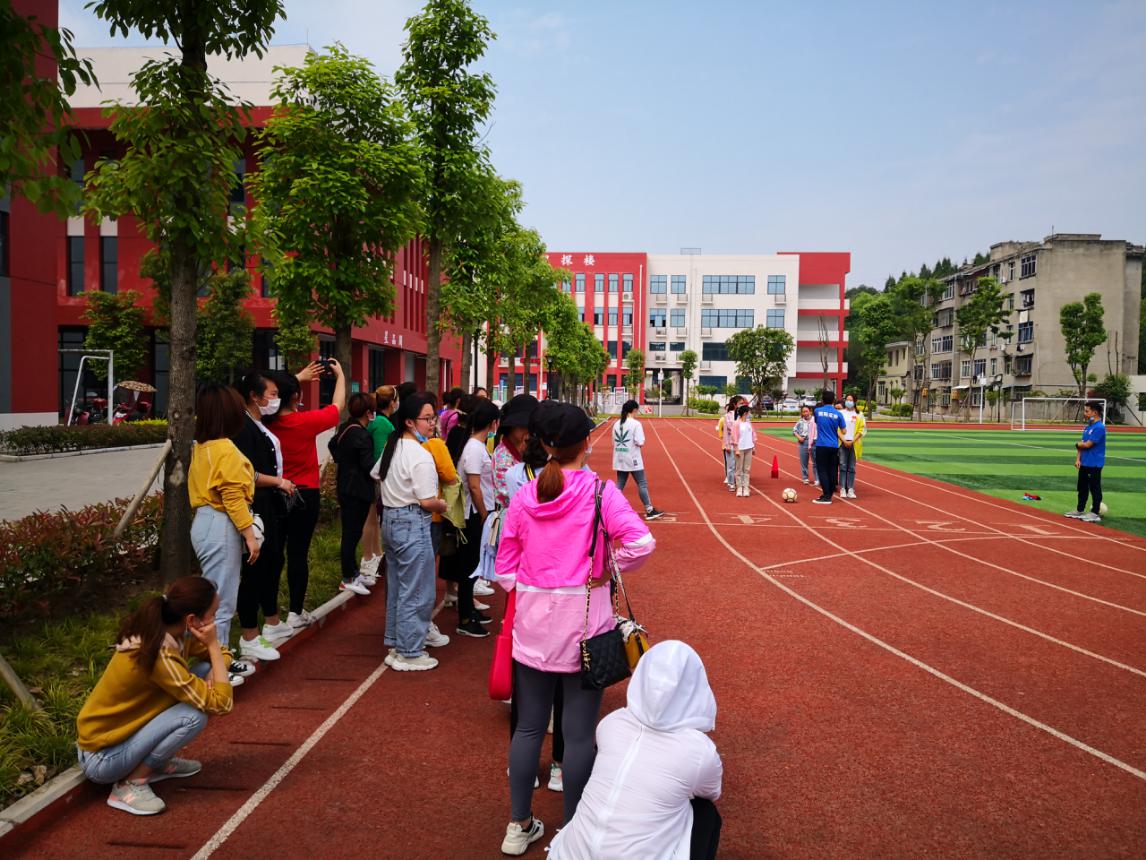 简阳少儿足球培训,2022足球裁判员培训报名