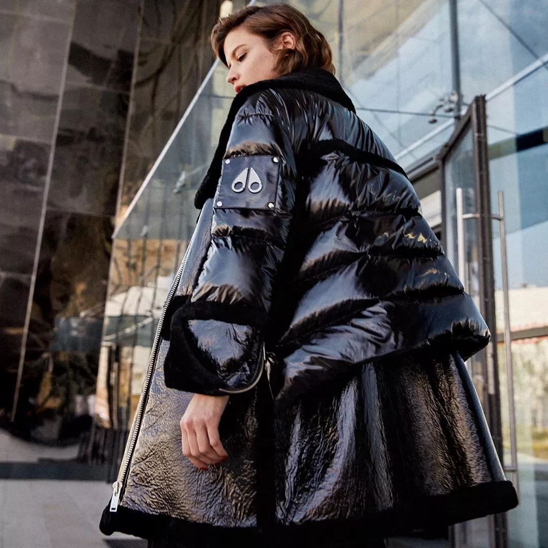 周洁琼穿砂糖匡威鞋,周洁琼鞋