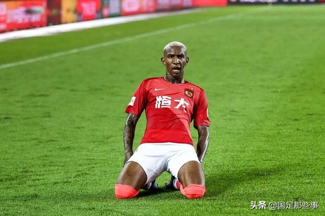 塔利斯卡远射巴黎,塔利斯卡踢野球视频