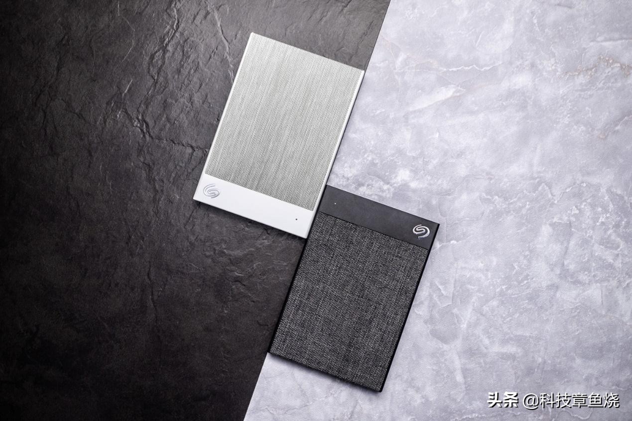 西数移动硬盘5t和希捷5t哪个好,希捷移动硬盘新款和老款