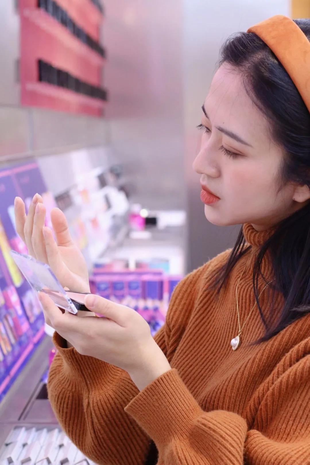 彩妆集合店wowcolour介绍,超大网红彩妆集合店wowcolour大连