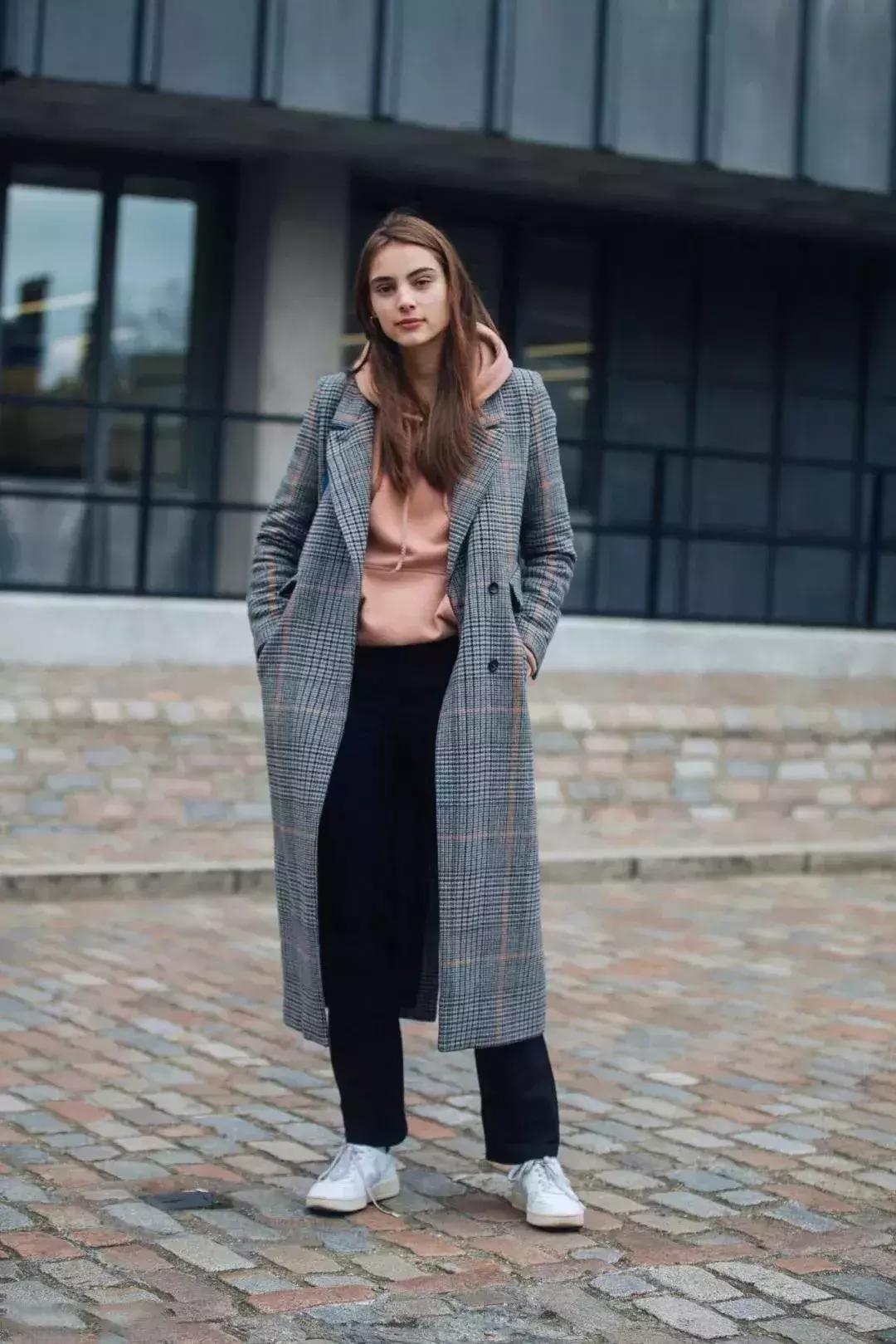 高级灰轻奢风格穿搭必备,轻奢粉色和灰色的搭配