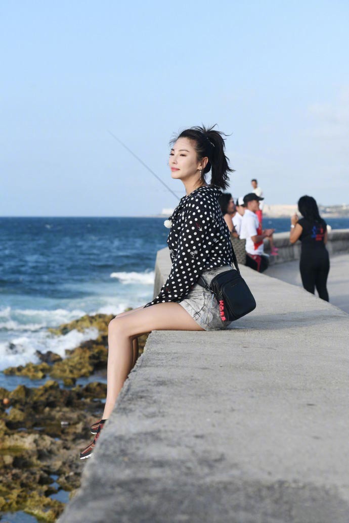 张雨绮机场视频完整版,张雨绮机场完整视频