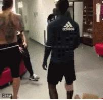 大哥还是球霸？如果伊布是你队友你会不会自闭