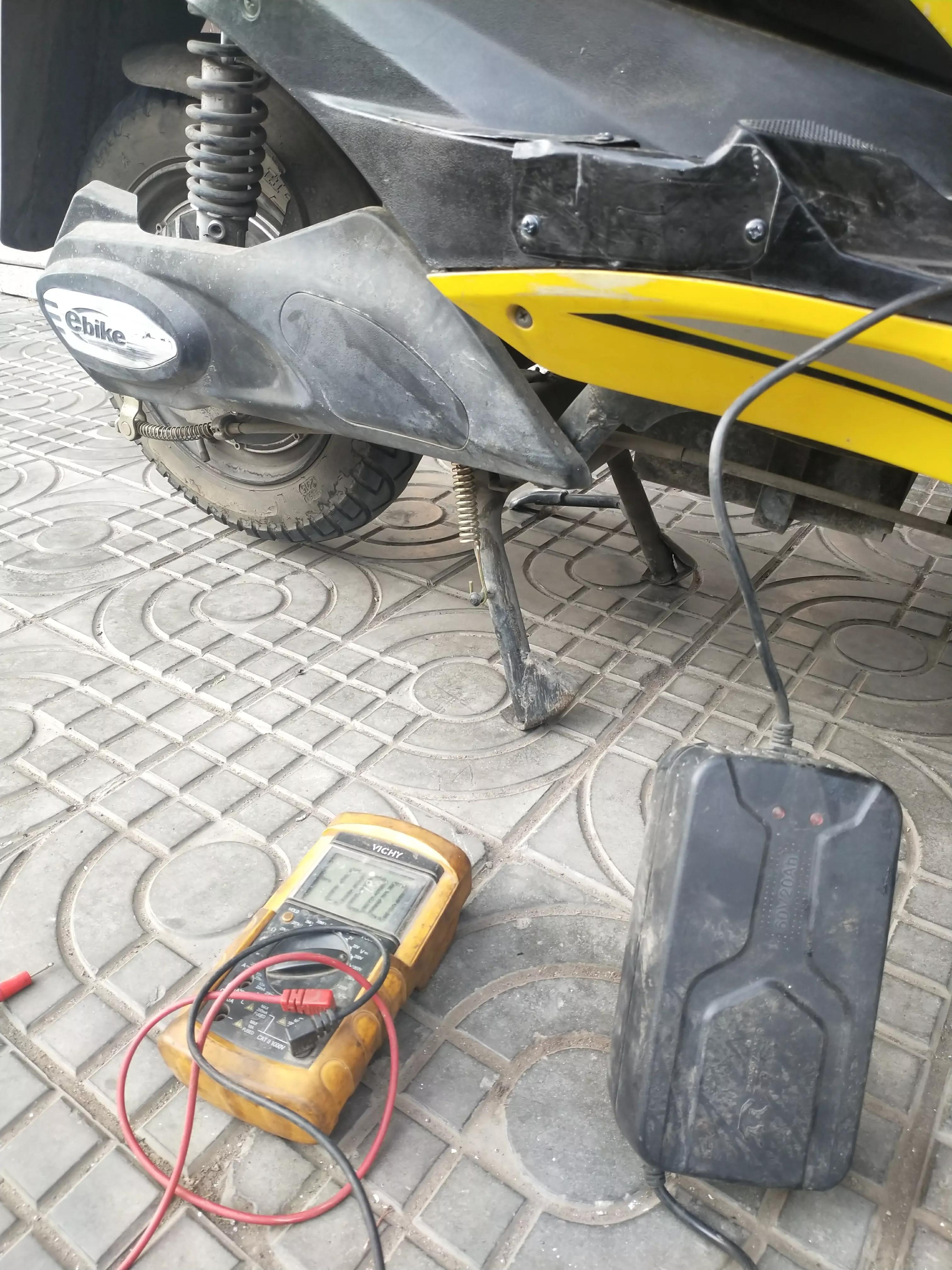 电动车电池怎么不会老化,电动车电瓶老化了可以再修复吗