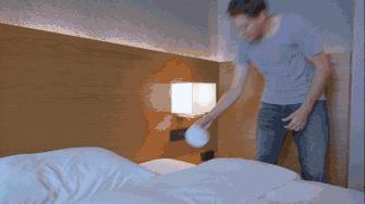 滚床单机器人问世，家里、车里都能用，这谁顶得住？