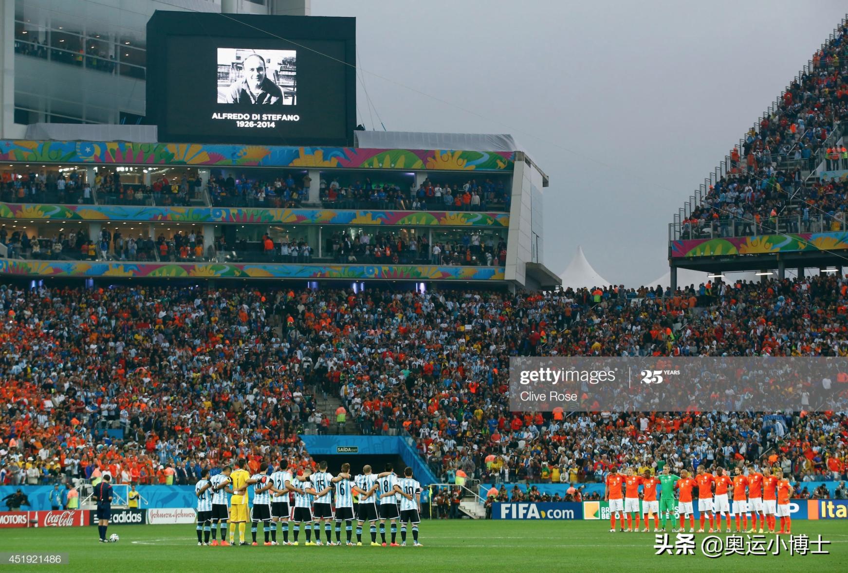 2002年金球奖得主罗纳尔多,足坛历史最伟大球星迪斯蒂法诺