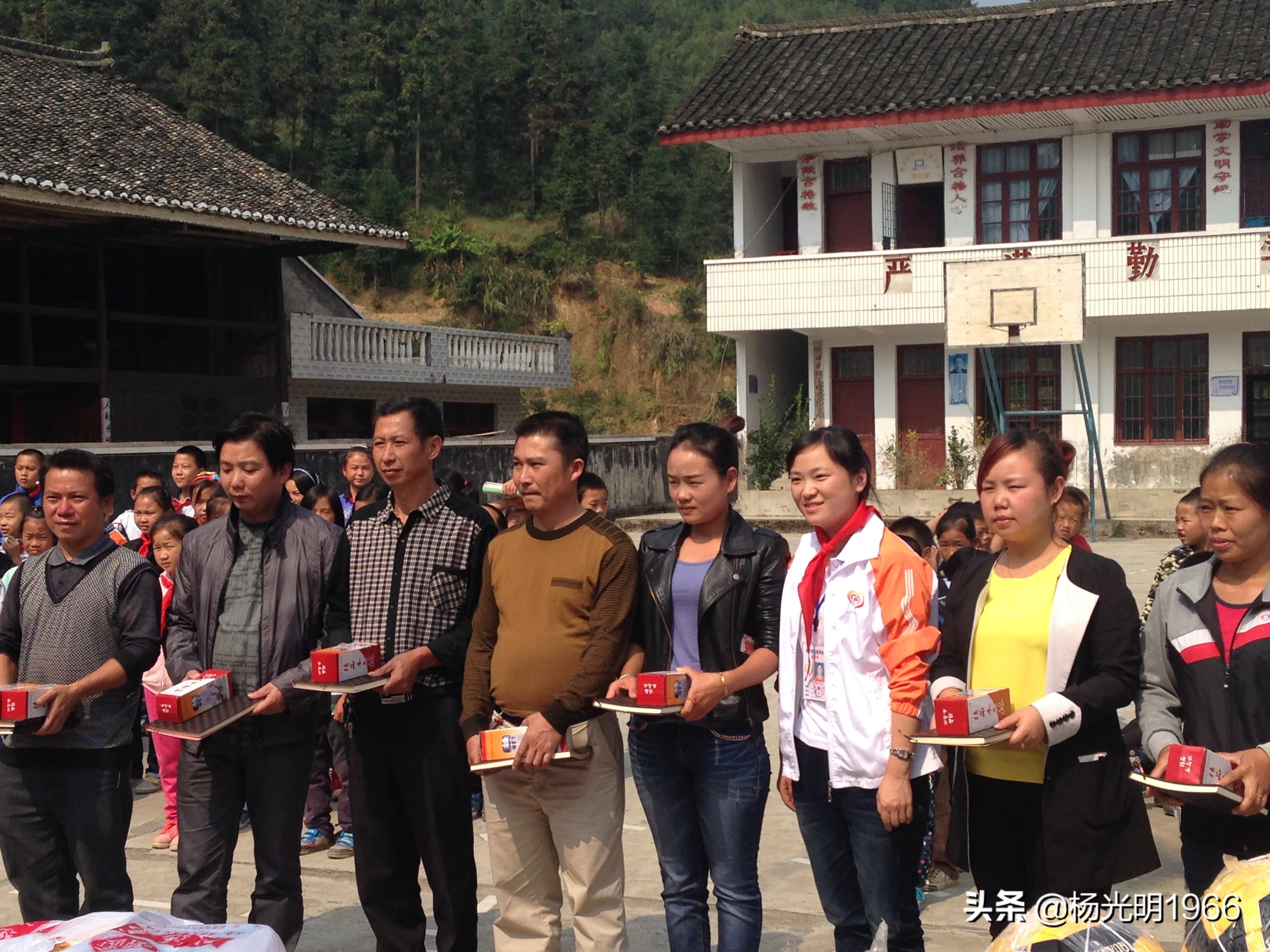 爱在苗乡女声完整版,爱在苗乡苗语版完整