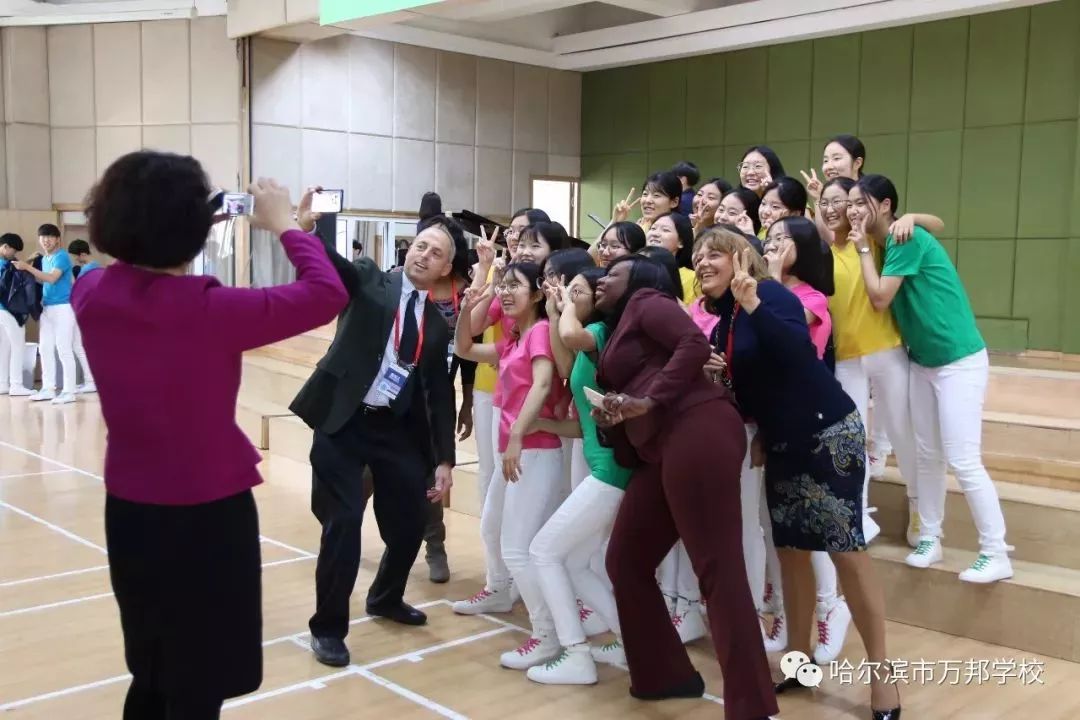 哈市这群孩子被美国校长团赞不绝口！哪所学校的学生这么牛？