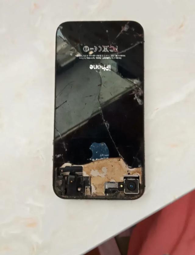 iphone4s乔布斯遗作,iphone4s乔帮主遗作