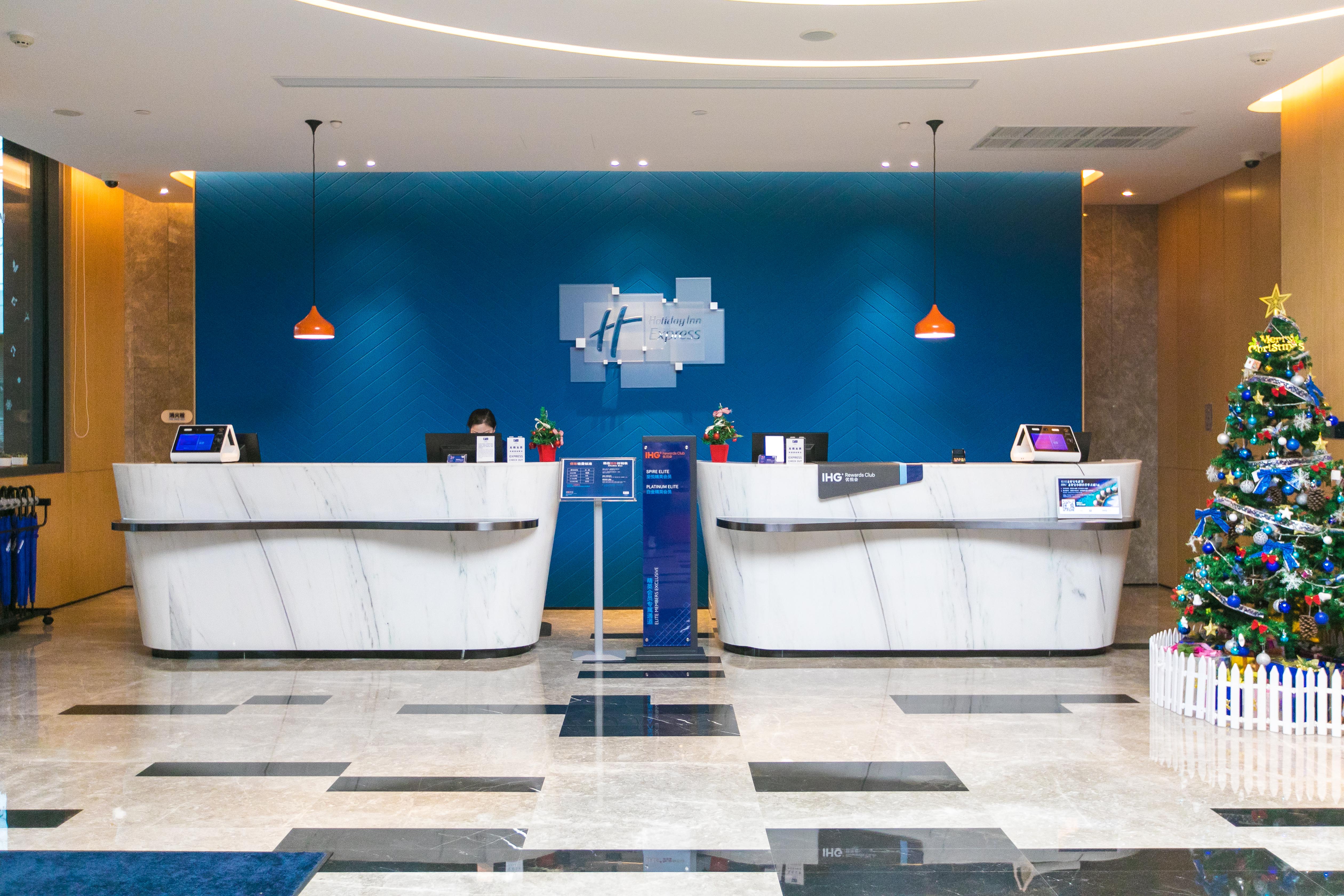 去上海迪士尼住哪儿性价比高,上海迪士尼住宿游玩攻略