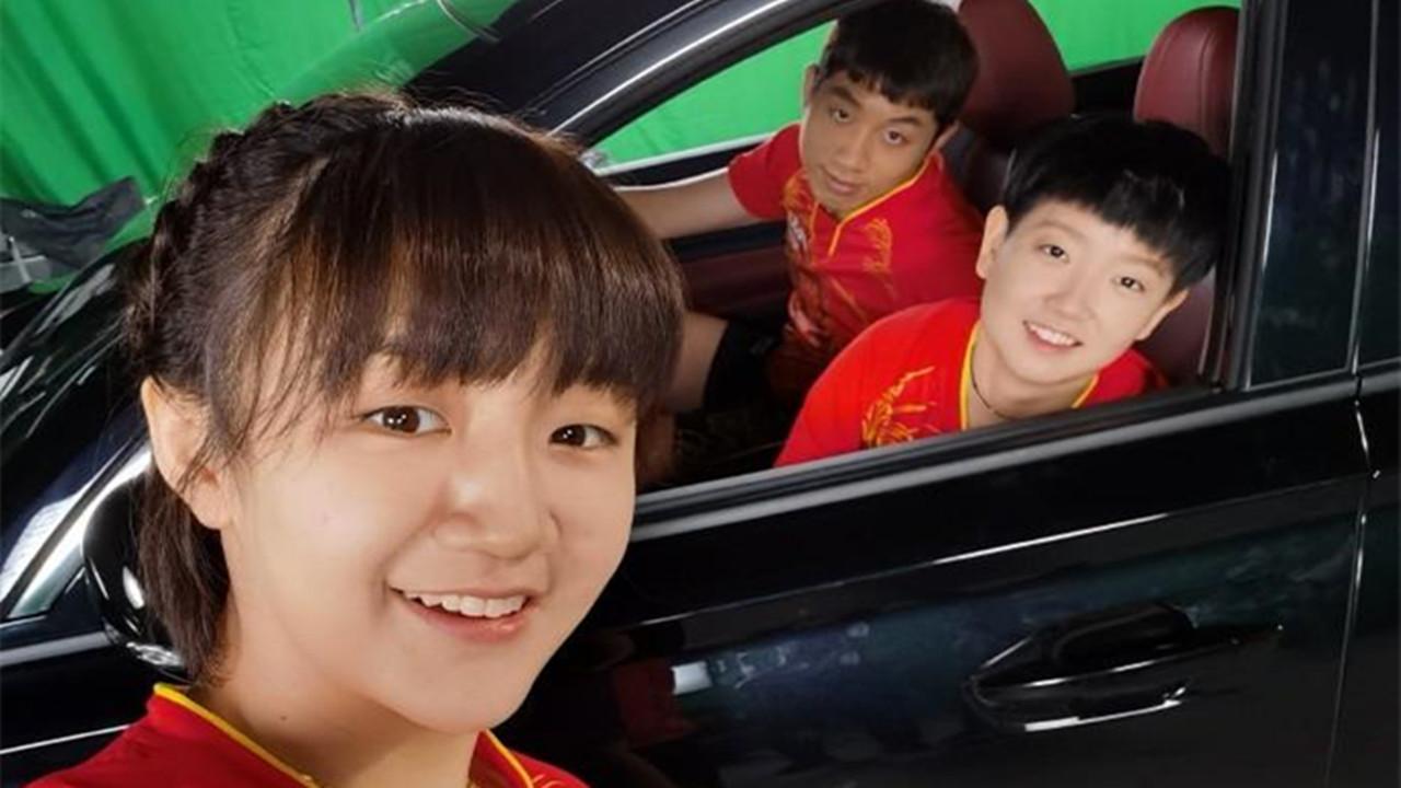 国乒陈梦自拍,国乒丁宁孙颖莎大合照