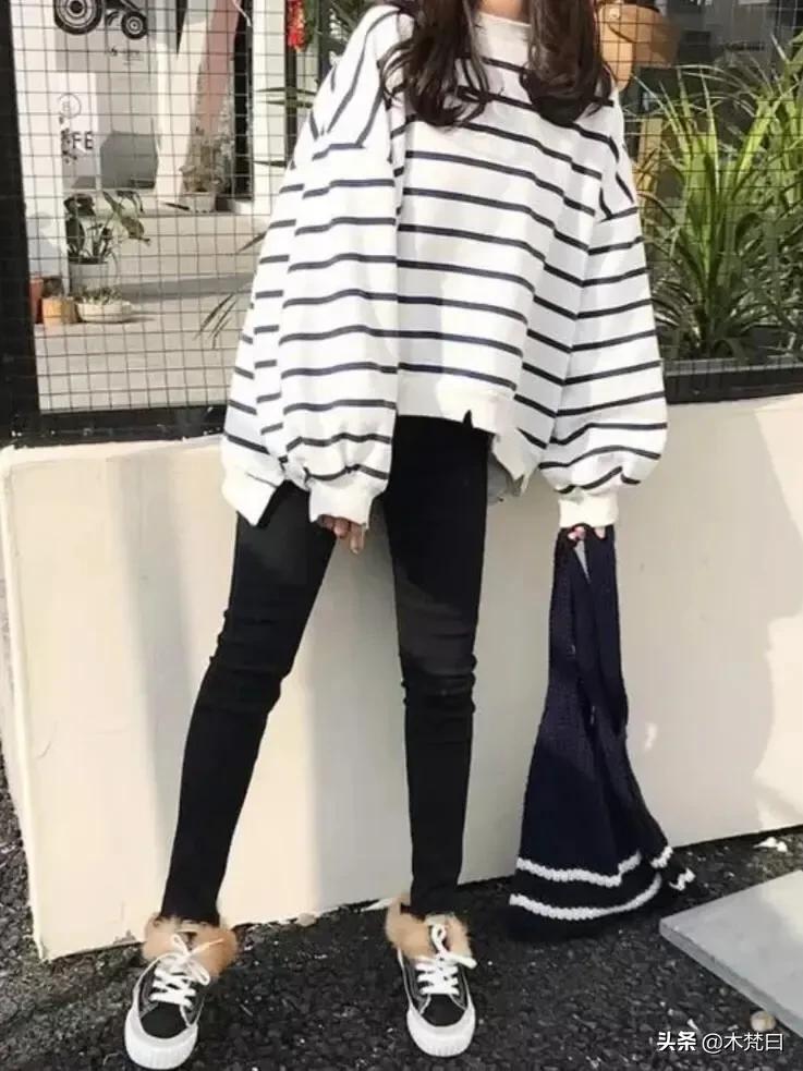 想要卫衣宽松怎么选尺码,怎么选下摆宽松的显瘦卫衣