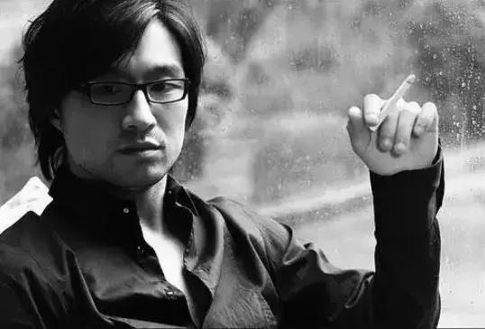 第一次抽烟抽万宝路,抽万宝路的老烟民