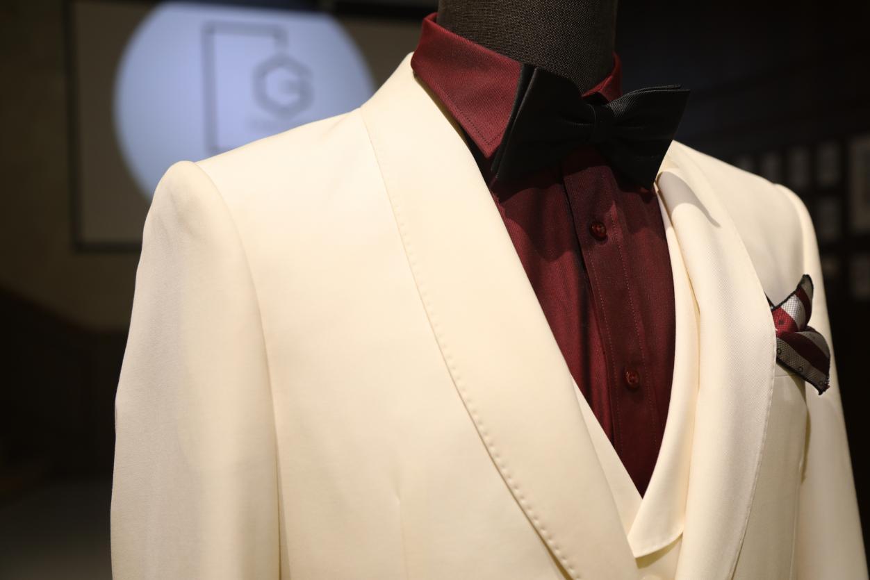 西服刚买回来怎么清洗,西服洗干净