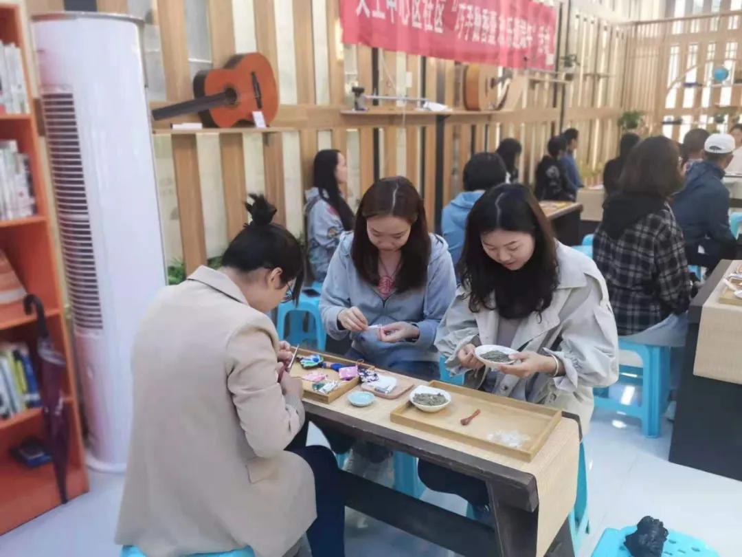 社区与共建单位开展党建联建活动,社区党建联盟聚合力开展共建活动