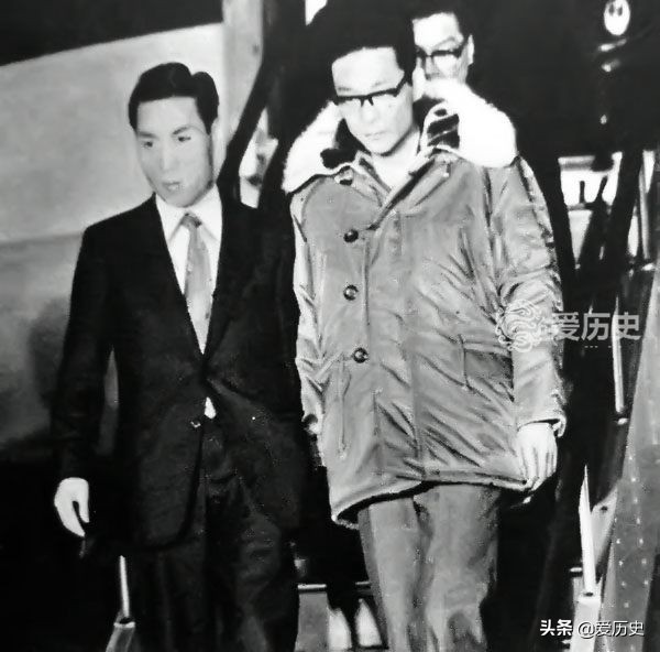 日本男子35岁退休后在泰国组11人后宫过起了帝王生活