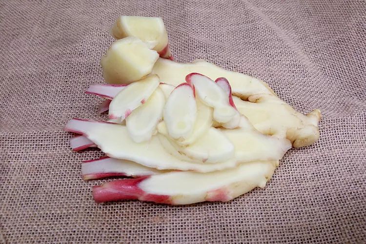 广东人正宗煲猪脚姜,广东人和东北人吵架的区别