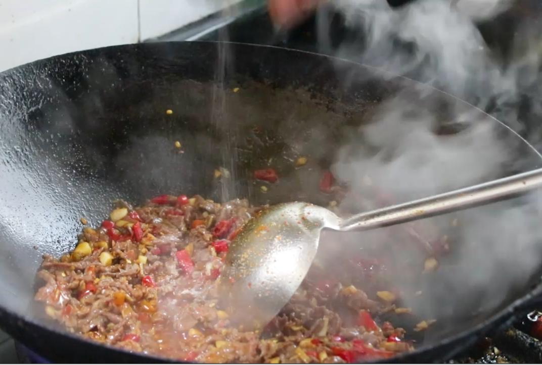 怎样腌制牛肉炒出来香嫩可口,牛肉怎样做才能软烂香嫩