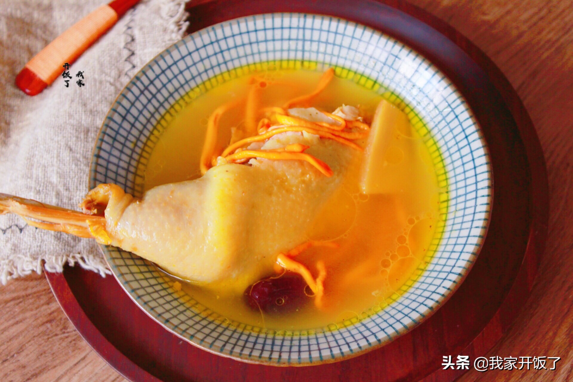 立冬进补乌鸡汤,立冬清补凉炖鸡汤