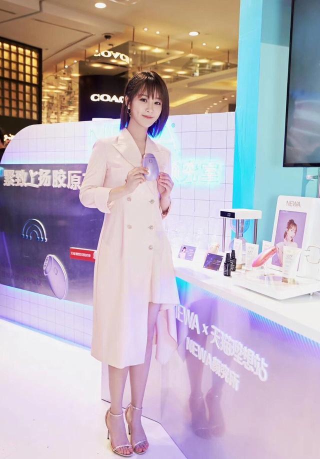 最近很火的新款裙,新款裙子洋气网红爆款皮裙