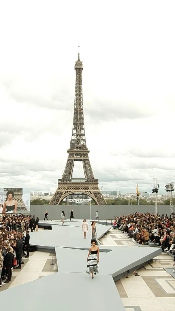 巴黎时装秀ladygaga,ladygaga巴黎时装秀