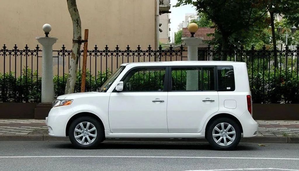 坦克300全新版本抢购,赛博坦克300回头率