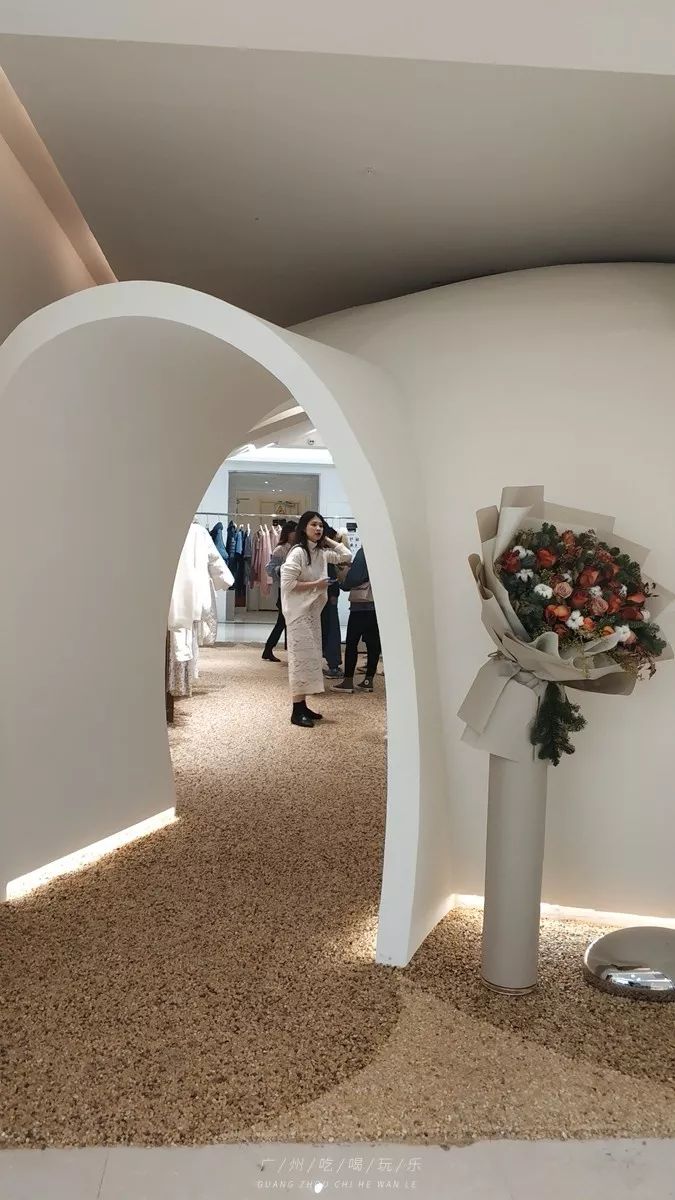 韩国东大门服装在哪里买,韩国东大门服装批发市场地铁