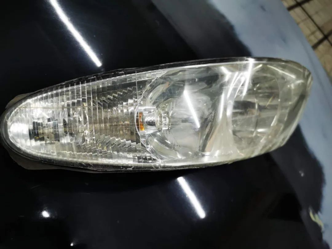 就这辆破君威，他们要花重金修复！还要弄成“阴阳脸”,2