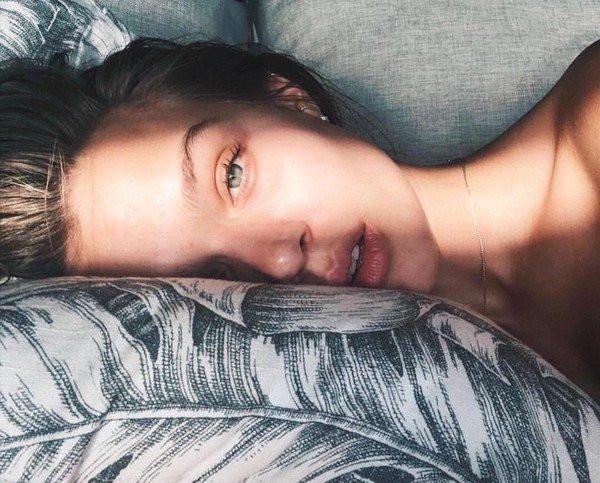 痘痘好多了脸一直红,痘痘反复没完没了