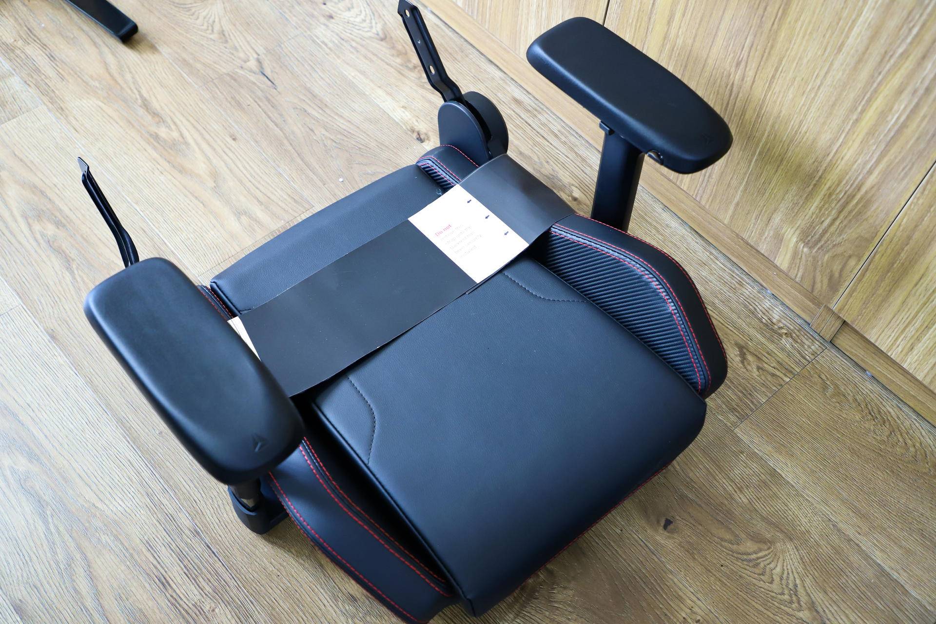 secretlab电竞椅怎么买,不玩游戏要不要买电竞屏