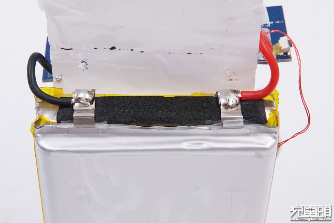 金威澎充电器如何拆开,金威澎充电器拆解