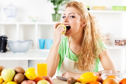 怀孕前手脚冰凉怀孕后不怕冷,怀孕初期冻到了脚冷会影响胎儿吗