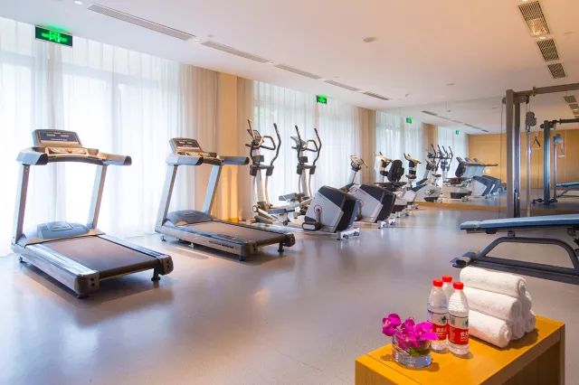 ¥599/套起!栖息30只孔雀!竹海环绕避世酒店竟全部用竹子造